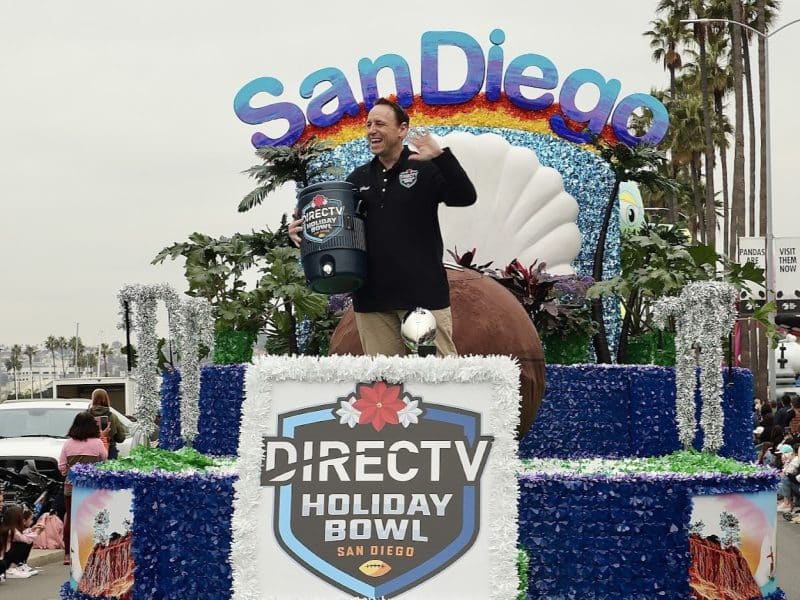 Holiday-Bowl-Parade-2024